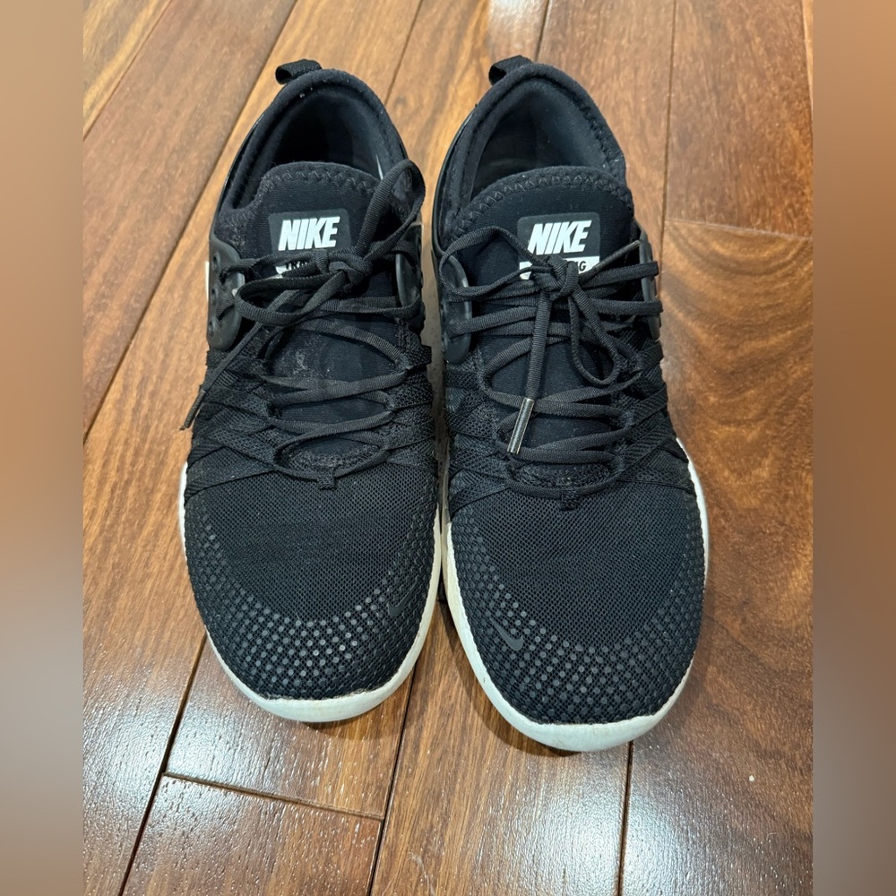 Nike Womens Free Black and White Sneakers